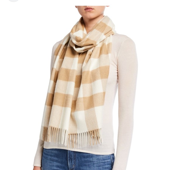 Rare Burberry Bright Burgundy Half Mega Check Premium Wool Scarf with fringeđź’• - Picture 8 of 9